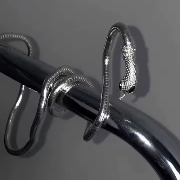 Serpenti Snake Bendable Necklace - Picture 4 of 9